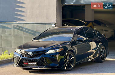 Седан Toyota Camry 2019 в Харкові