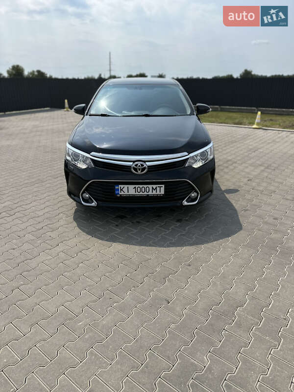 Седан Toyota Camry 2016 в Кагарлику
