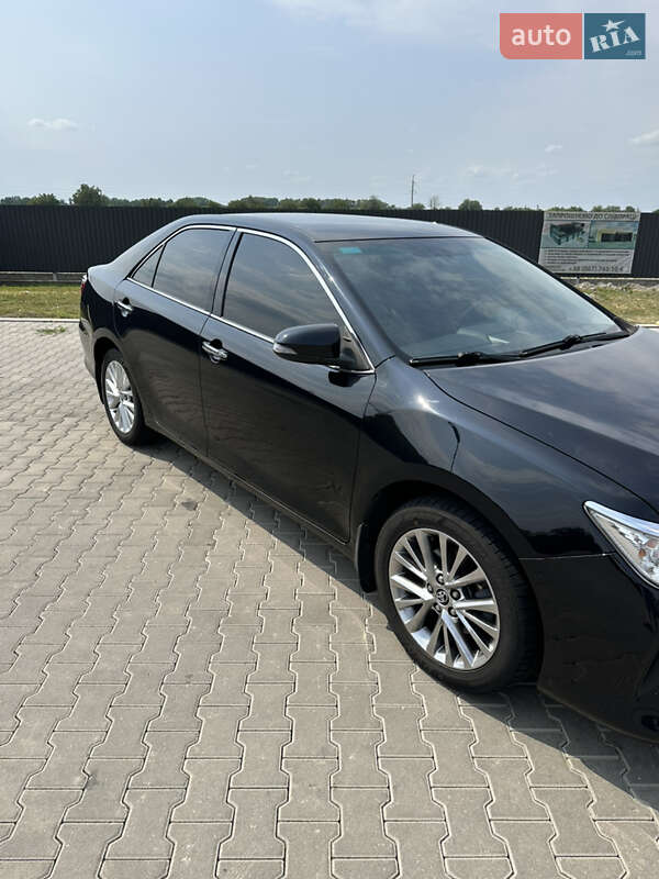 Седан Toyota Camry 2016 в Кагарлику
