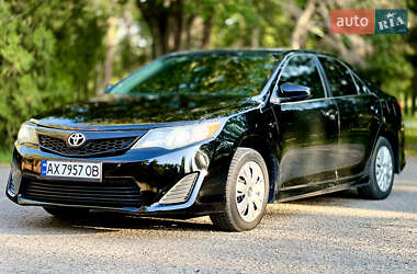 Седан Toyota Camry 2013 в Харькове