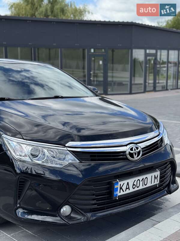 Седан Toyota Camry 2016 в Мостиській