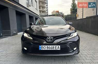 Седан Toyota Camry 2019 в 