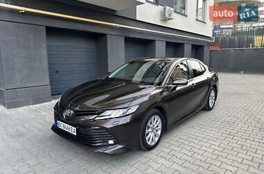 Седан Toyota Camry 2019 в 