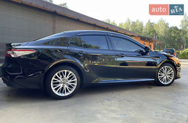 Седан Toyota Camry 2018 в Киеве