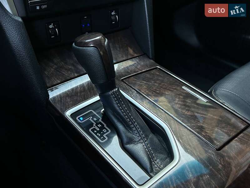 Седан Toyota Camry 2017 в Николаеве