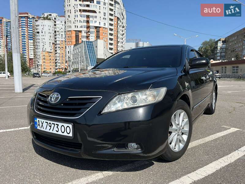 Седан Toyota Camry 2008 в Харькове