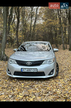 Седан Toyota Camry 2011 в Яремче