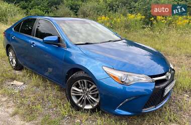 Седан Toyota Camry 2017 в Шепетівці