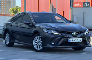 Седан Toyota Camry 2019 в Києві