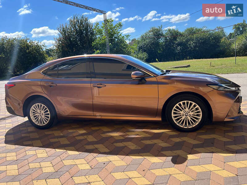 Седан Toyota Camry 2024 в Киеве