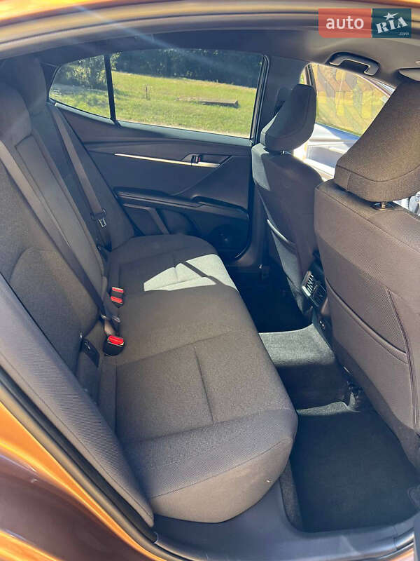 Седан Toyota Camry 2024 в Киеве