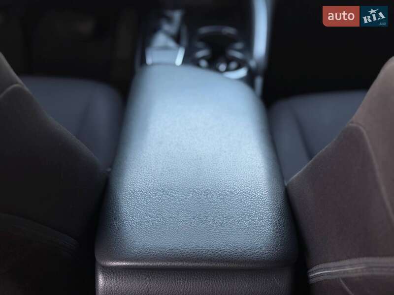 Седан Toyota Camry 2017 в Кривом Роге