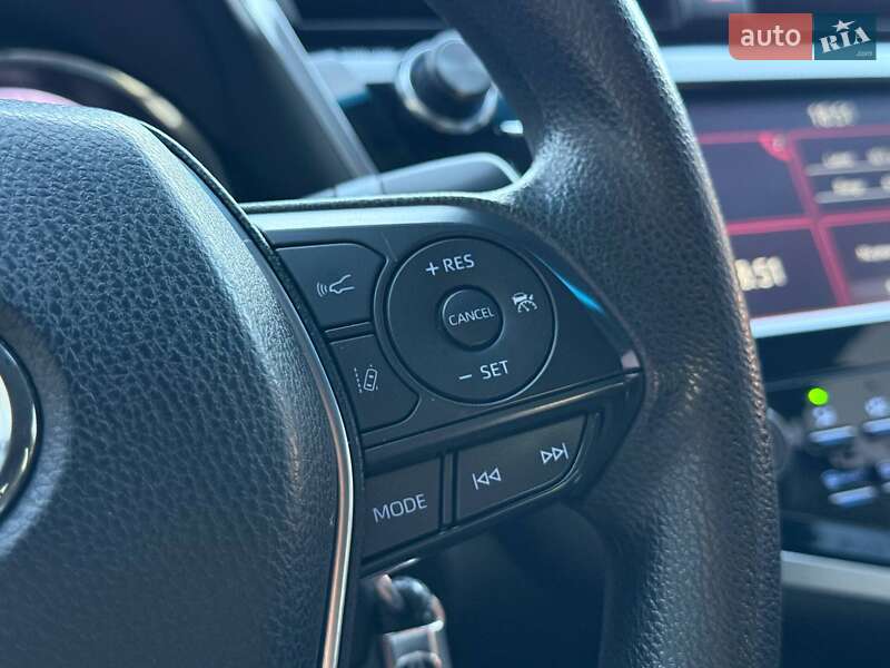 Седан Toyota Camry 2017 в Кривом Роге