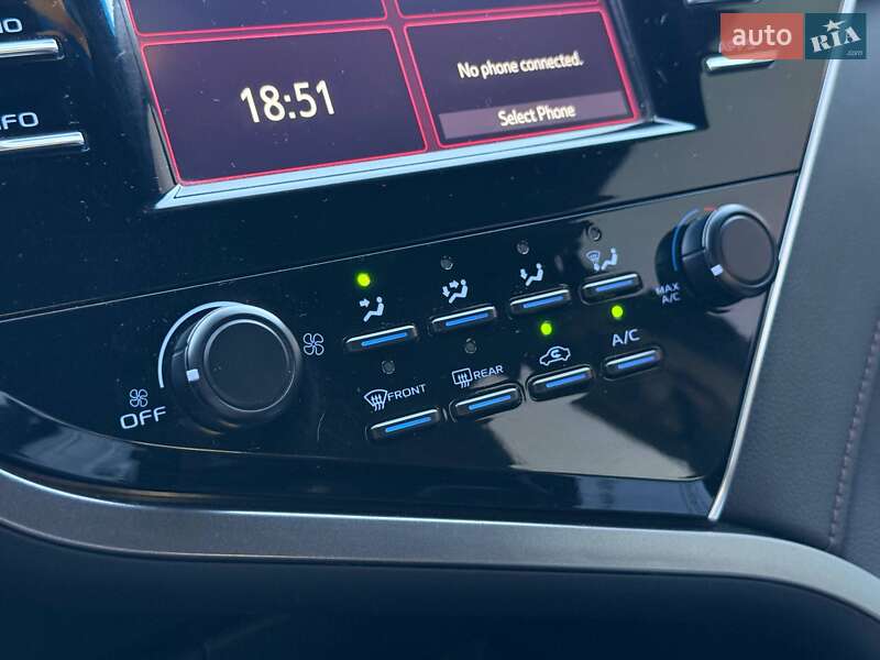 Седан Toyota Camry 2017 в Кривом Роге