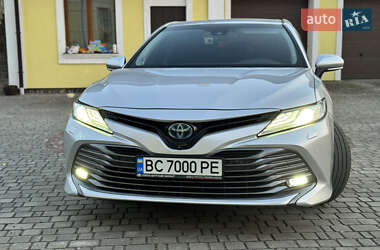 Седан Toyota Camry 2019 в Львові