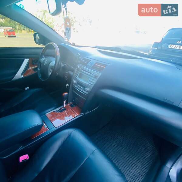 Седан Toyota Camry 2008 в Броварах