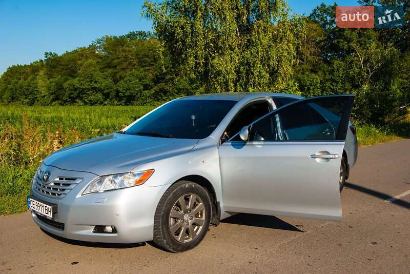 Седан Toyota Camry 2006 в Черновцах