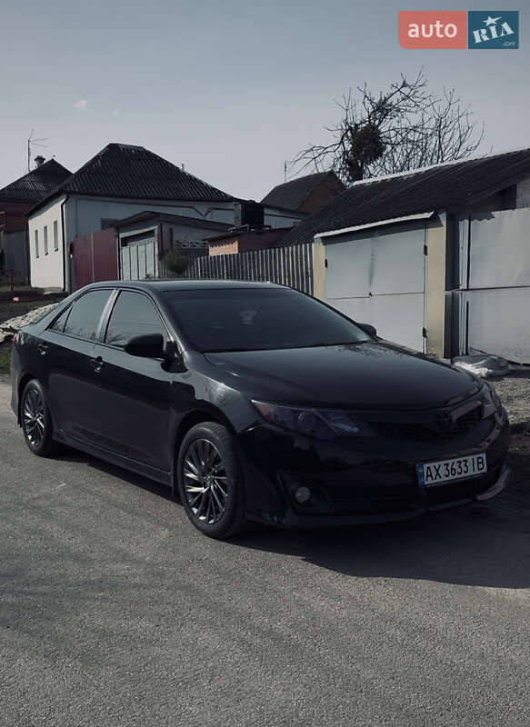 Седан Toyota Camry 2012 в Змиеве фото 2 Седан Toyota Camry 2012 в Змиеве