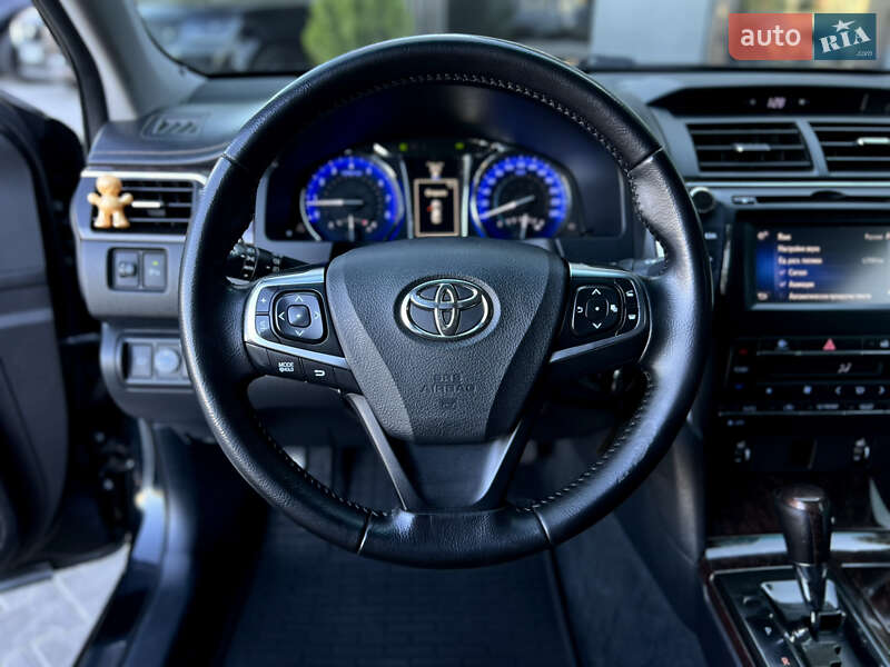 Седан Toyota Camry 2015 в Одессе