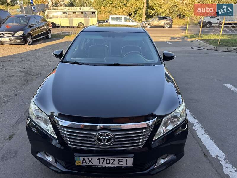 Седан Toyota Camry 2013 в Києві