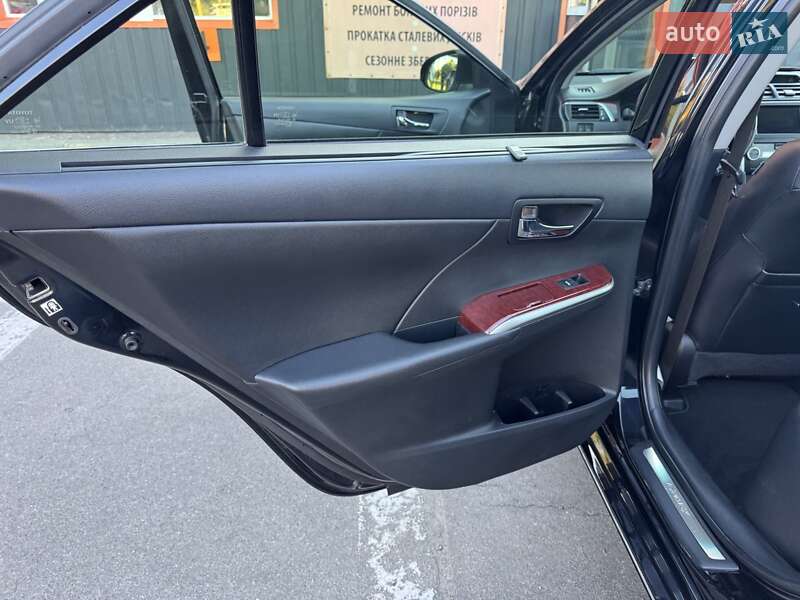 Седан Toyota Camry 2013 в Києві