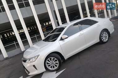 Седан Toyota Camry 2015 в Києві