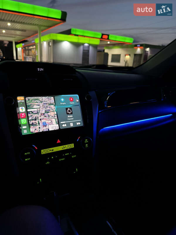 Седан Toyota Camry 2012 в Кривому Розі