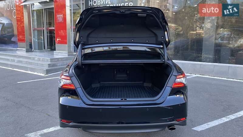 Седан Toyota Camry 2021 в Одессе