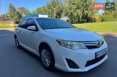 Седан Toyota Camry 2012 в Києві
