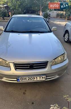 Седан Toyota Camry 2000 в Одессе