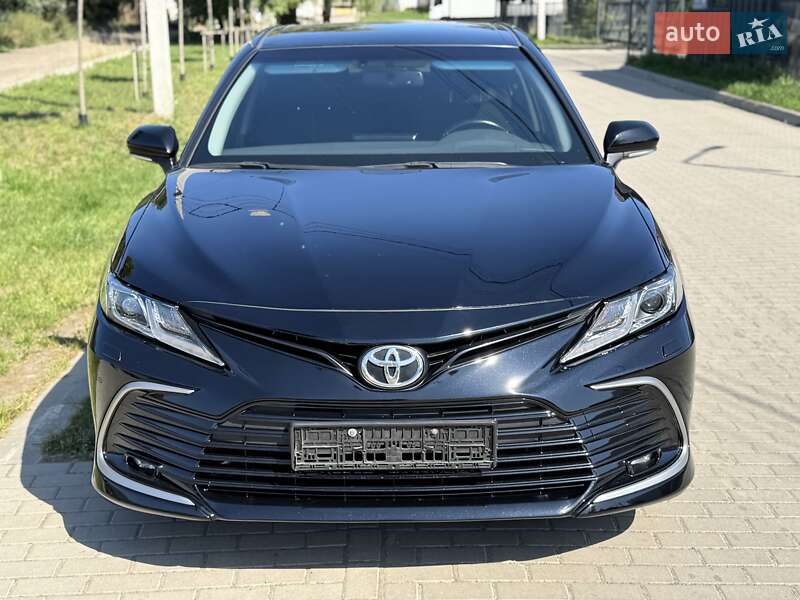 Седан Toyota Camry 2021 в Львові
