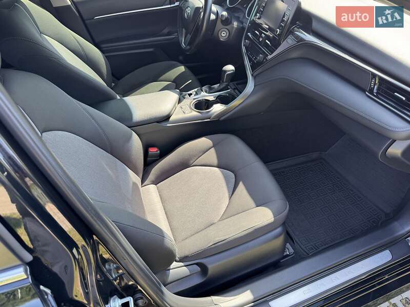 Седан Toyota Camry 2021 в Львові