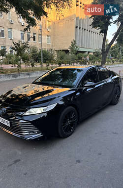 Седан Toyota Camry 2020 в Киеве
