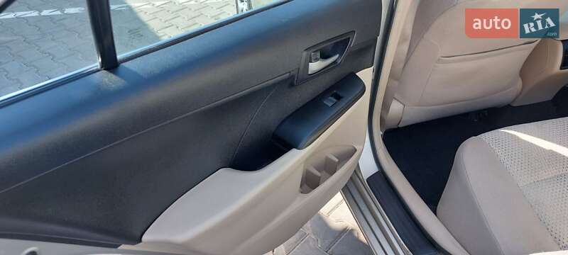 Седан Toyota Camry 2013 в Житомирі