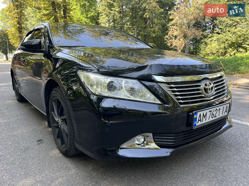 Седан Toyota Camry 2014 в Черновцах
