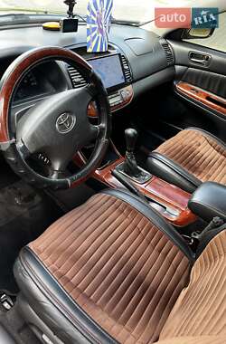 Седан Toyota Camry 2004 в  фото 21 Седан Toyota Camry 2004 в