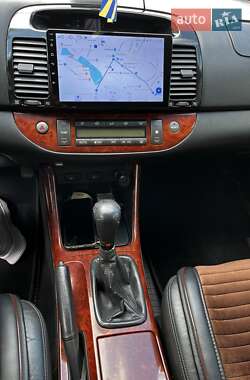 Седан Toyota Camry 2004 в  фото 24 Седан Toyota Camry 2004 в
