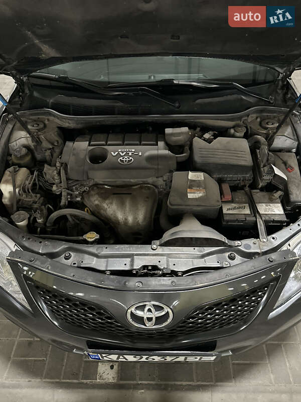 Седан Toyota Camry 2009 в Києві