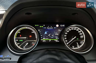 Седан Toyota Camry 2023 в 