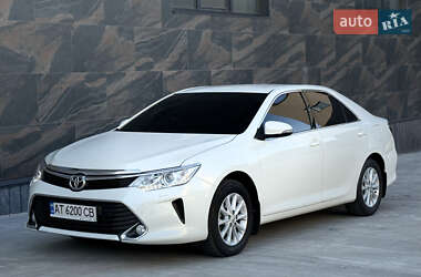 Седан Toyota Camry 2017 в Тернополі