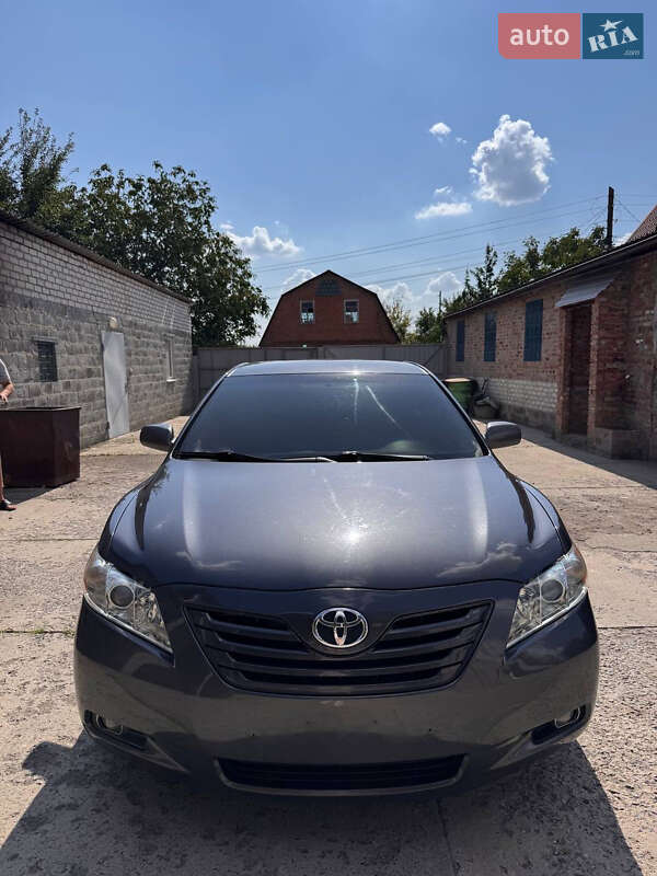Седан Toyota Camry 2008 в Славянске