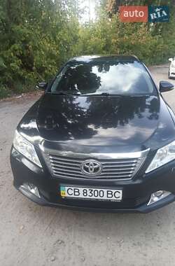 Седан Toyota Camry 2014 в Чернигове