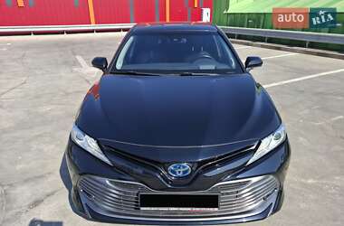 Седан Toyota Camry 2019 в 