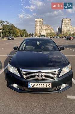 Седан Toyota Camry 2012 в Киеве