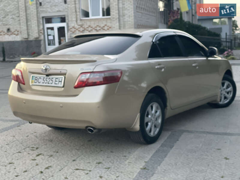 Седан Toyota Camry 2009 в Самборі