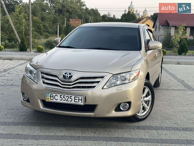 Седан Toyota Camry 2009 в Самборі