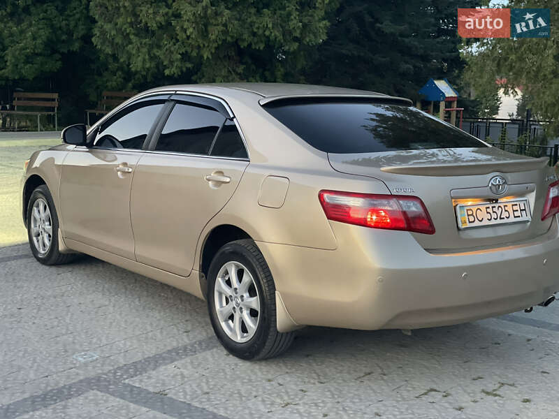 Седан Toyota Camry 2009 в Самборі