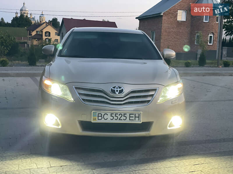 Седан Toyota Camry 2009 в Самборі