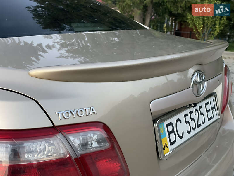 Седан Toyota Camry 2009 в Самборі