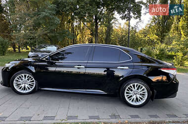 Седан Toyota Camry 2018 в 